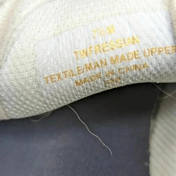 Tommy Hilfiger Fressian Low Top Lace-Up Sneakers - Picture 11 of 11